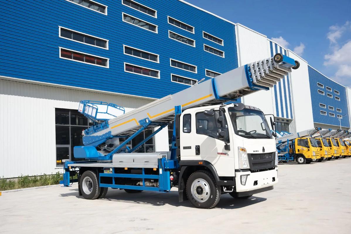 马鞍山出租云梯车高空作业车 建筑垃圾搬运